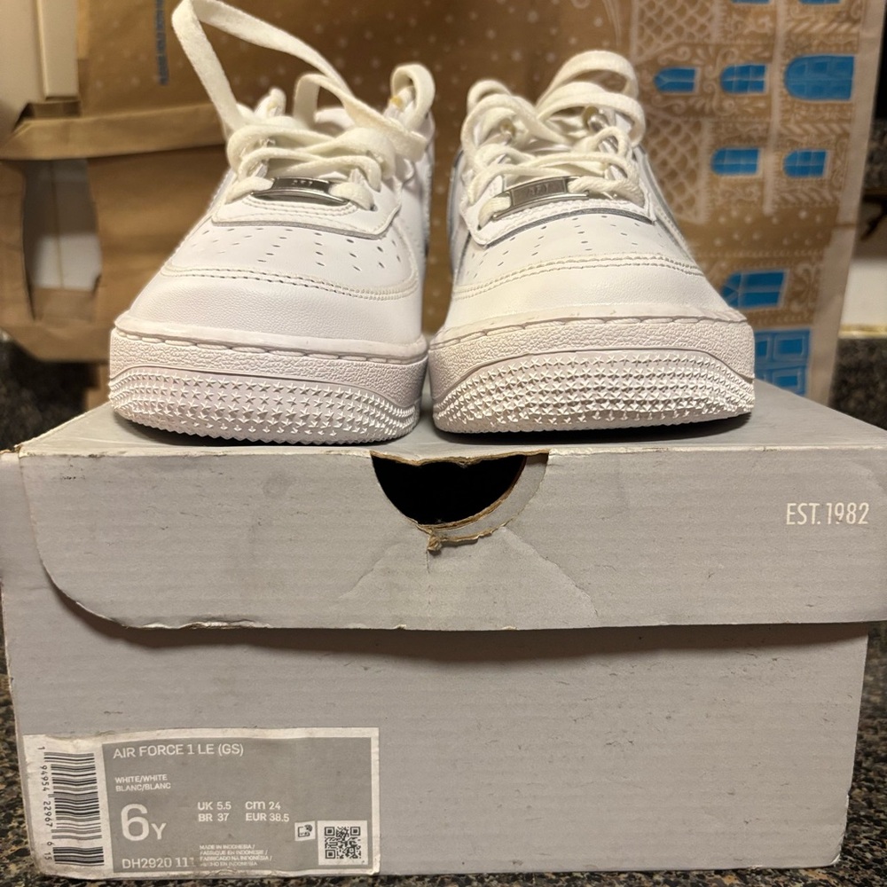 Nike Kids White Low-Top Sneakers
